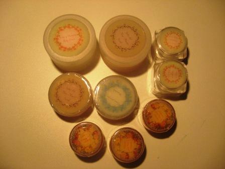 Loción, scrub, crema de pies, bálsamo de cutículas.