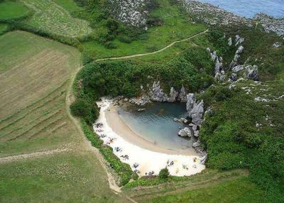 Playa Gulpiyuri_400_286.jpg