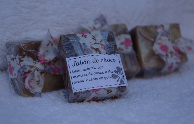 Jabón de choco, con manteca cacao y leche de avena