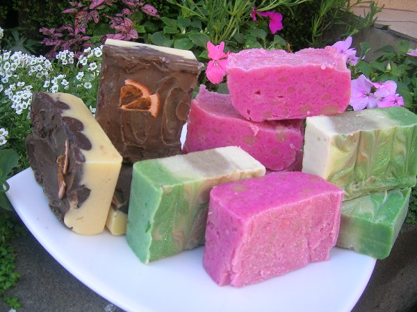 chocolate naranja, romero y rosas