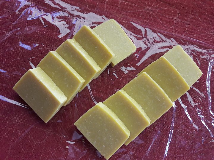 jabon coco,  oliva y leche cabra.jpg