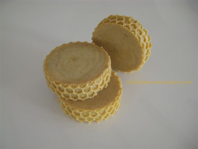 Jabón de miel y avena panal 003a.JPG