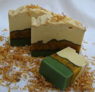 Jabón de caléndula y pepita de uva