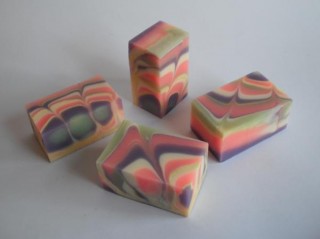 Jabón Column Swirl