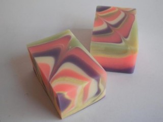 Jabón Column Swirl