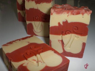 Jabón petit de arcilla roja con rosas y vainilla 
