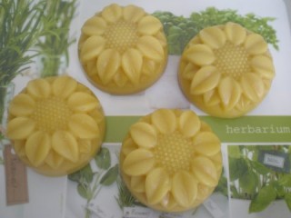 Jabones cítricos de seda.